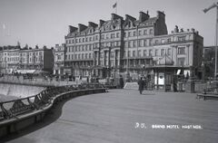 H00193 View of Grand Hotel, Verulam Place, from Hastings Pier c.1905 - Flickr - East Sussex Libraries Historical Photos.jpg